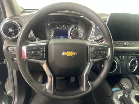 Used 2025 Chevrolet Blazer LT AWD/4WD image 11