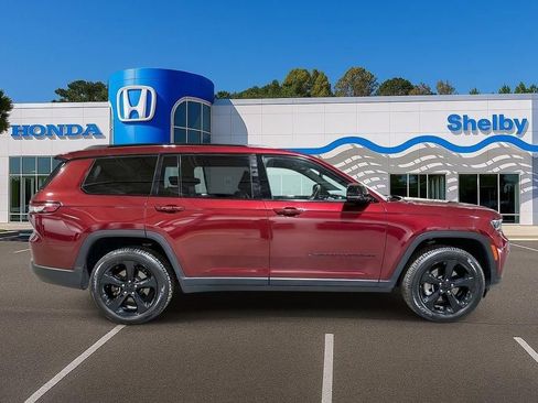Used 2023 Jeep Grand Cherokee L Laredo AWD/4WD image 9