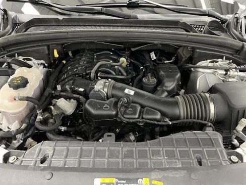 Used 2023 Jeep Grand Cherokee Limited w/ Luxury Tech Group II image 39