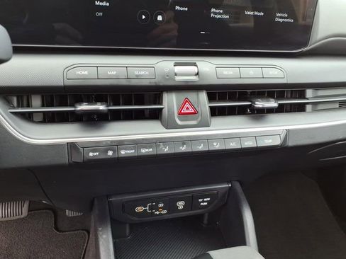 Used 2025 Kia K4 FWD image 12