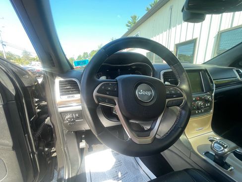 Used 2015 Jeep Grand Cherokee Overland image 13
