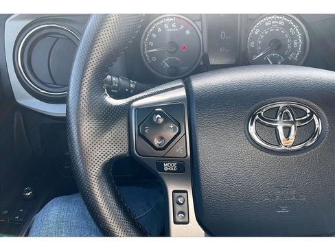 Used 2016 Toyota Tacoma SR5 image 20