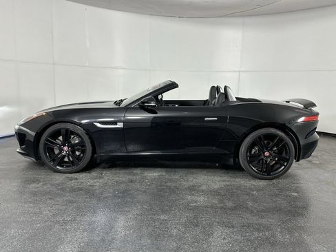 Used 2017 Jaguar F-TYPE Premium image 8