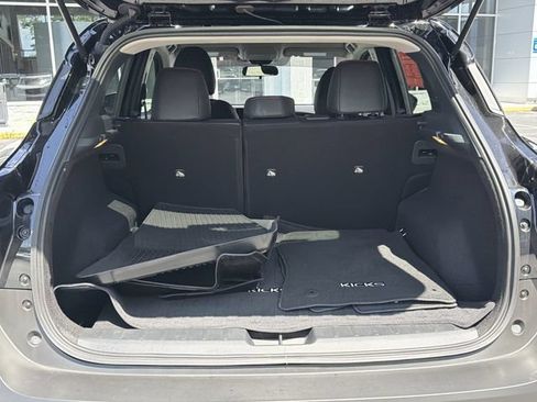Used 2025 Nissan Kicks SR FWD image 31