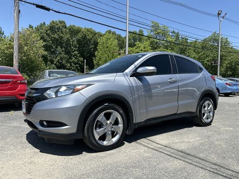 Used 2017 Honda HR-V EX image 1