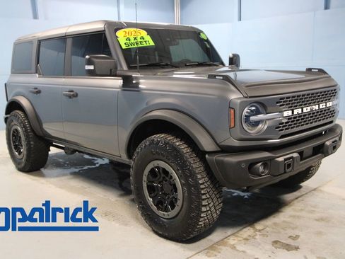 Used 2025 Ford Bronco Badlands AWD/4WD image 1