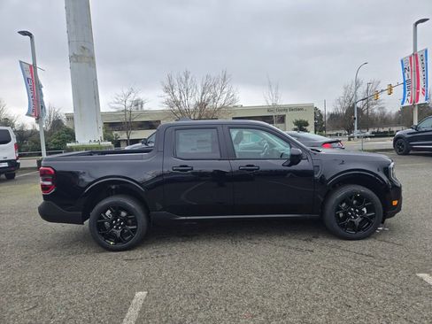 New 2026 Ford Maverick Lariat w/ Black Appearance Package image 4