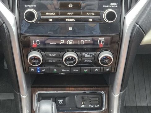 Used 2021 Subaru Ascent Touring AWD/4WD image 18