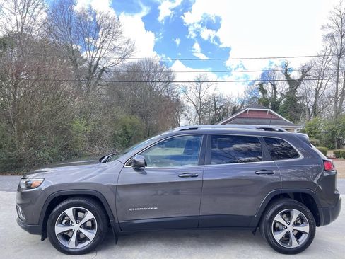 Used 2019 Jeep Cherokee Limited w/ Luxury Group image 5