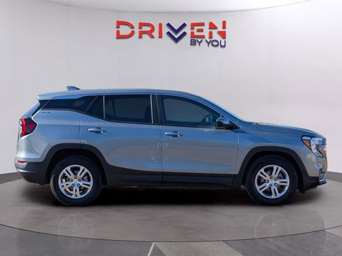 Used 2024 GMC Terrain SLE image 6