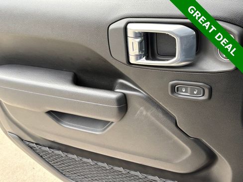 Used 2023 Jeep Wrangler Sport S image 34