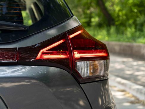 Used 2024 Nissan Kicks S FWD image 13