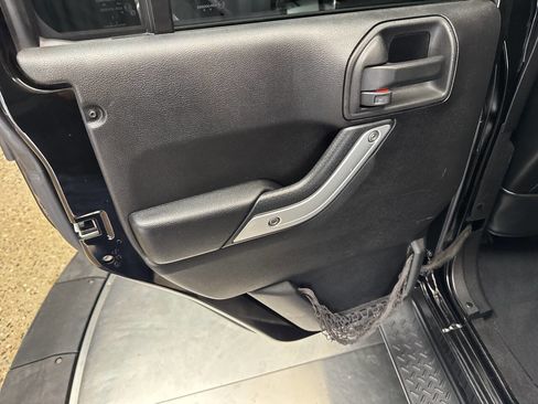 Used 2014 Jeep Wrangler Unlimited Sahara w/ Dual Top Group image 25