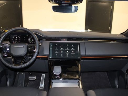 Certified 2025 Land Rover Range Rover Sport Dynamic SE AWD/4WD image 37