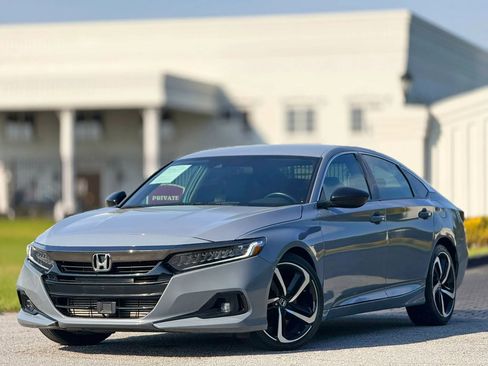 Used 2022 Honda Accord Sport image 2