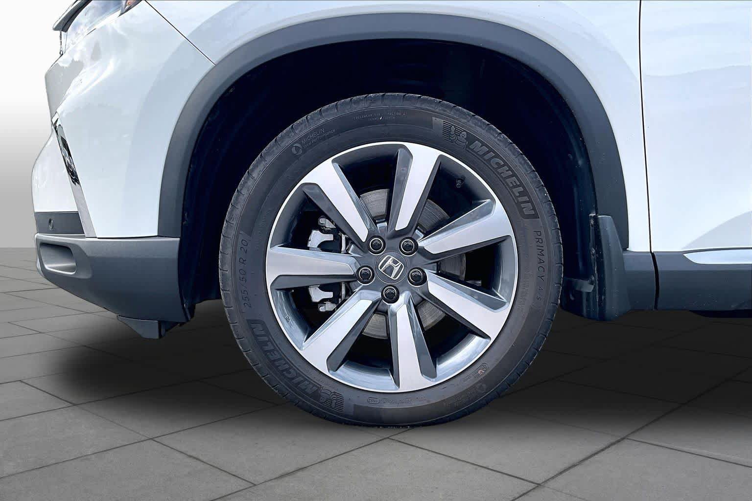 Used 2024 Honda Pilot Touring image 11