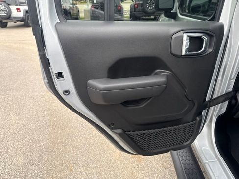 Certified 2024 Jeep Wrangler Unlimited Sport AWD/4WD image 22