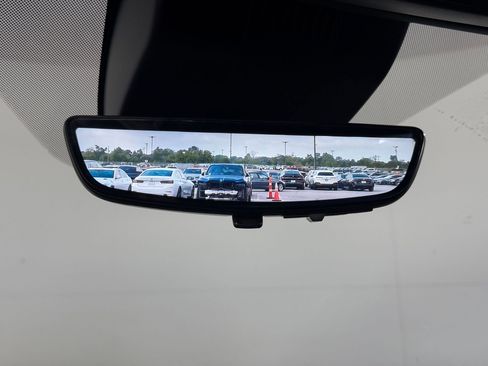 Used 2025 Chevrolet Suburban High Country image 18