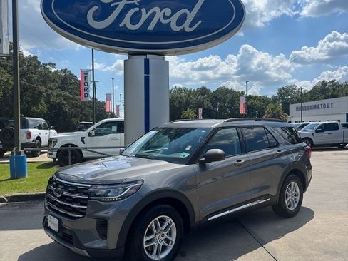 Used 2025 Ford Explorer Active image 1