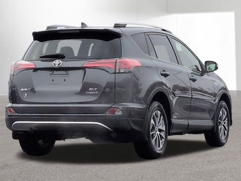 Used 2018 Toyota RAV4 XLE w/ Convenience Package image 6