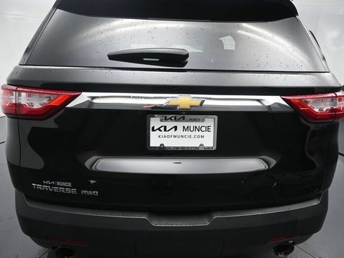 Used 2020 Chevrolet Traverse LS w/ LPO, Floor Liner Package AWD/4WD image 9