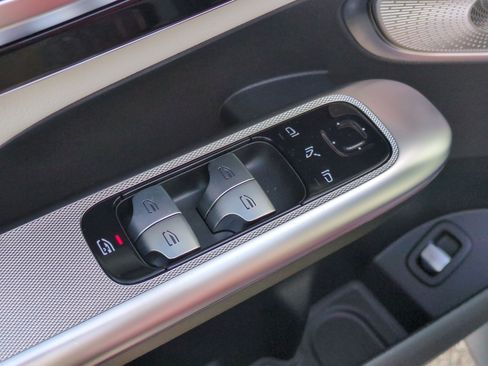 Used 2026 Mercedes-Benz GLC 300 4MATIC image 13