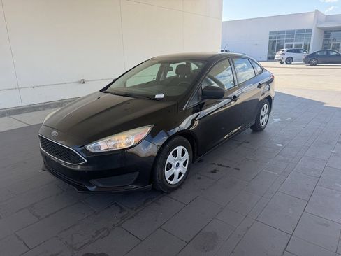 Used 2017 Ford Focus S image 1