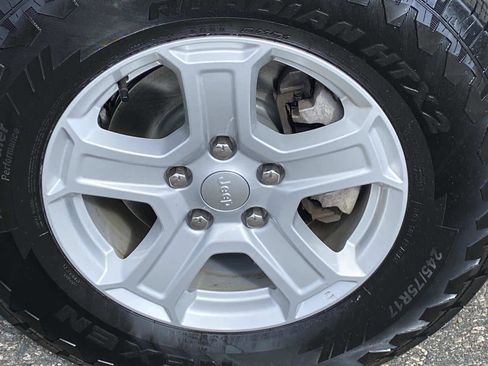 Certified 2022 Jeep Wrangler Sport AWD/4WD image 26