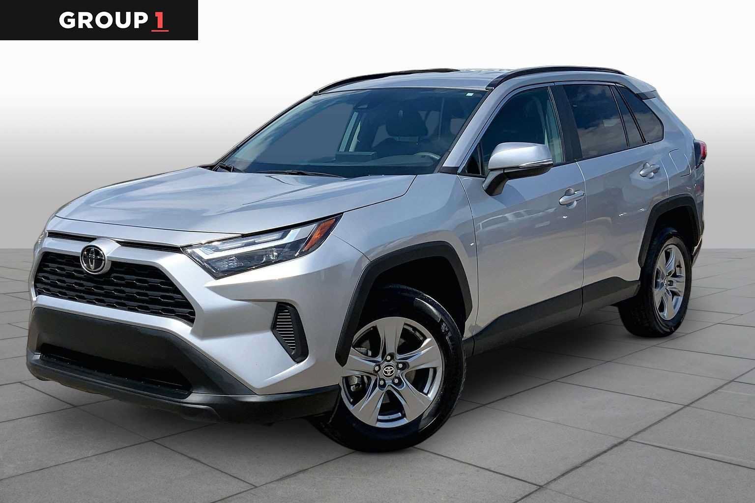 Used 2025 Toyota RAV4 XLE FWD image 1