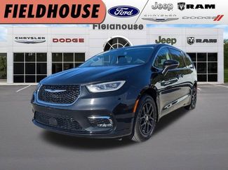 Used 2023 Chrysler Pacifica Touring-L FWD video 1
