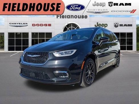 Used 2023 Chrysler Pacifica Touring-L FWD image 1