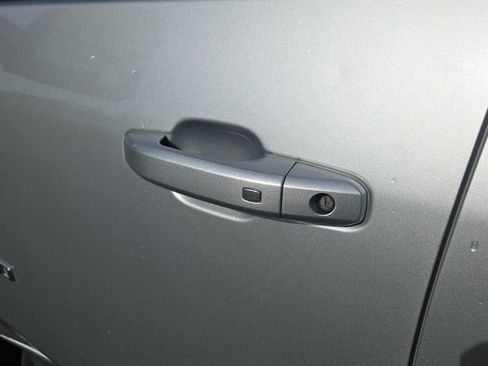 Used 2021 Chevrolet Silverado 2500 LT w/ Convenience Package image 17