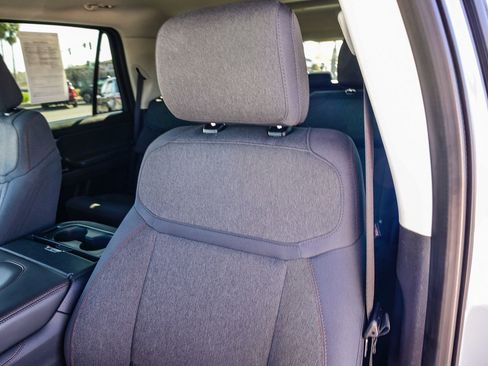 Used 2025 Ford Expedition Active image 22