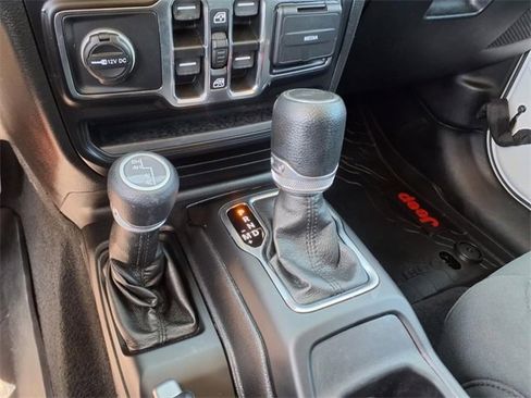 Used 2021 Jeep Gladiator Sport image 20