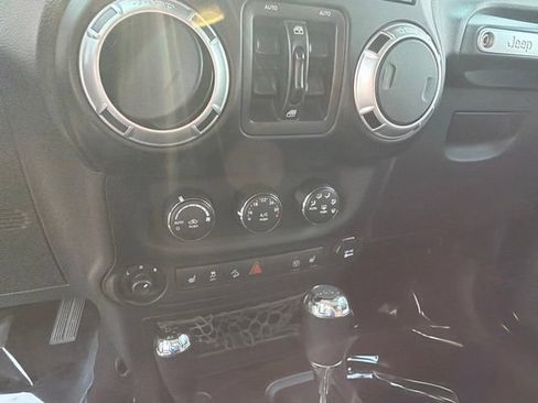 Used 2013 Jeep Wrangler Unlimited Sahara w/ Connectivity Group AWD/4WD image 25