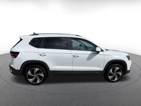Used 2026 Volkswagen Taos SE AWD/4WD image 15