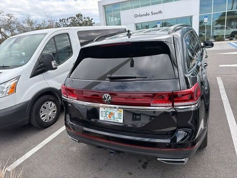 Certified 2024 Volkswagen Atlas SE image 8