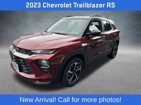 Used 2023 Chevrolet TrailBlazer RS w/ Convenience Package AWD/4WD image 1