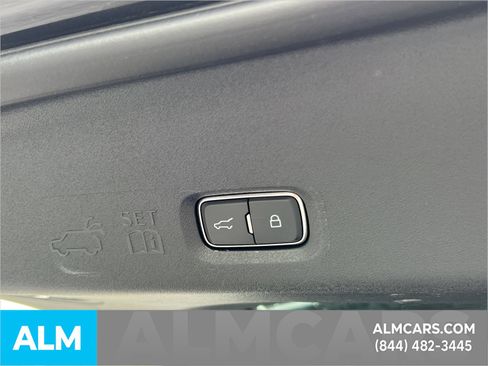 Used 2025 Lincoln Navigator Reserve AWD/4WD image 23
