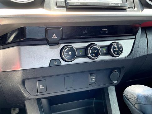Used 2016 Toyota Tacoma SR5 w/ Towing Package RWD image 35