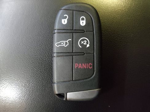 Used 2019 Dodge Durango GT image 32