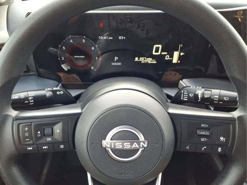 Used 2025 Nissan Kicks S image 14