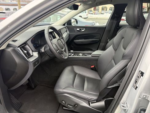 Certified 2025 Volvo XC60 B5 Core AWD/4WD image 6