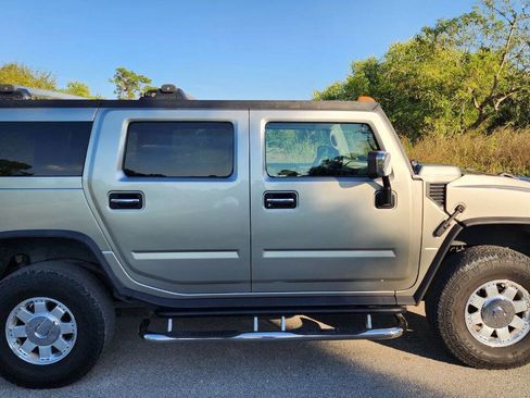 Used 2003 HUMMER H2 w/ Preferred Equipment Group image 9