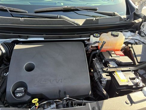 Used 2023 Chevrolet Traverse RS image 69