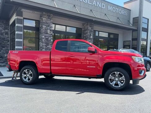 Used 2017 Chevrolet Colorado Z71 AWD/4WD image 3