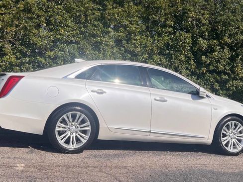 Used 2019 Cadillac XTS Luxury image 8