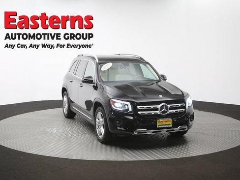 Used 2021 Mercedes-Benz GLB 250 4MATIC w/ Premium Package image 47