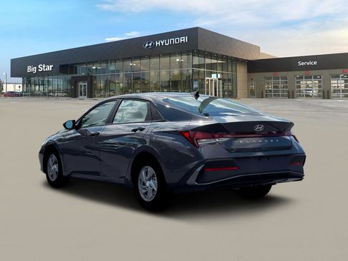 New 2026 Hyundai Elantra SE FWD image 5
