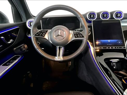 Used 2025 Mercedes-Benz GLC 300 GLC 300 image 6